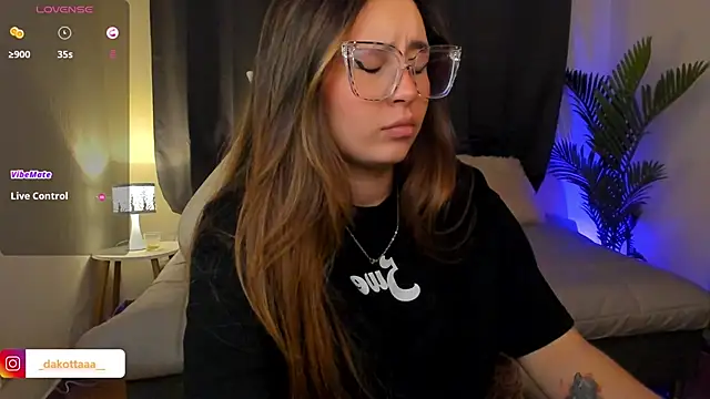 dakottaa  online show from 01.05.26