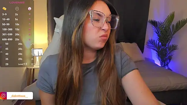 dakottaa  online show from 02.10.26