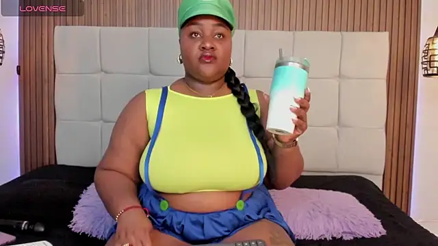 Saravy Blandon online show from 10.16.25