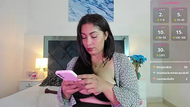 Lauralove 69 online show from 03.07.25