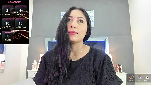 Lauralove 69 online show from 01.05.26