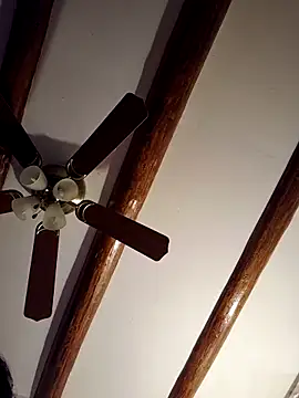 Thicknjuicy1986 online show from 03.16.26