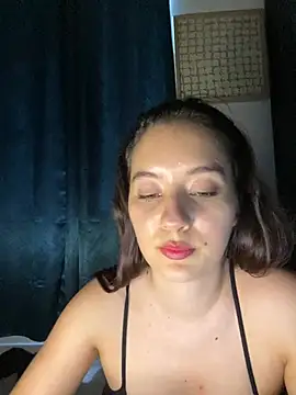 Snapshot of Sarah_millerr_ chatting on 05.06.26 Sarah millerr online show from 05.06.26