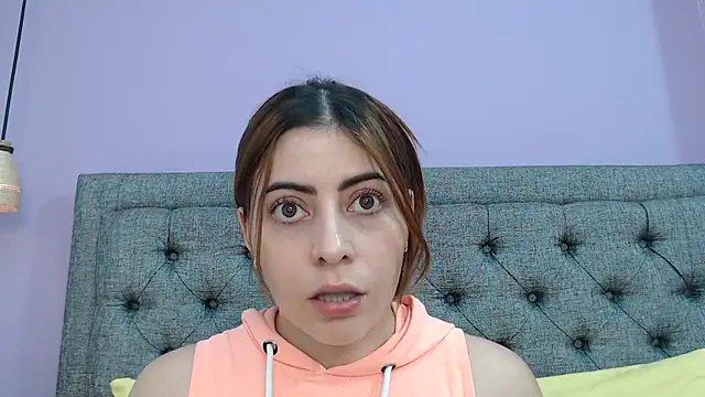 Snapshot of LilaSuni chatting on 09.18.25 LilaSuni online show from 09.18.25