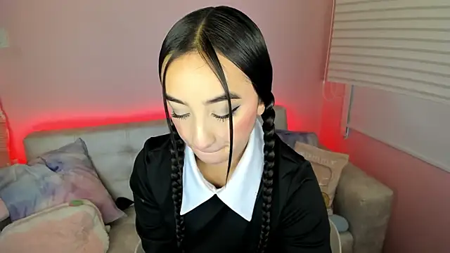 tinysara online show from 04.13.26