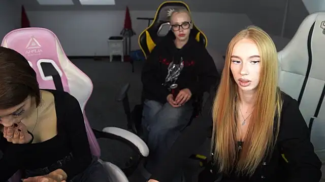 Amelia Blaze online show from 10.15.25