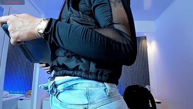 charlottewhitte online show from 02.04.26