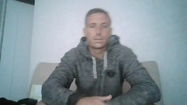 Snapshot of sebcucold chatting on 06.12.26 sebcucold online show from 06.12.26