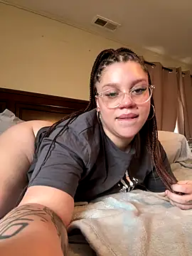 QueenNuttCollector online show from 12.13.25