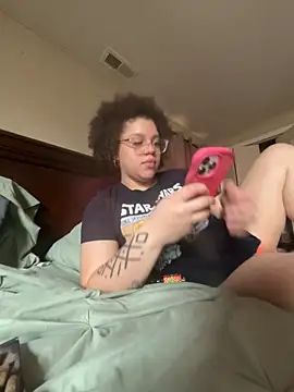 QueenNuttCollector online show from 03.05.26