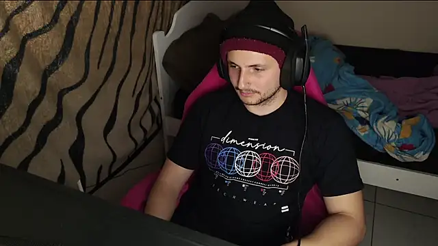 Snapshot of iurytx chatting on 02.17.25 iurytx online show from 02.17.25