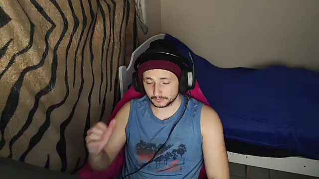 Snapshot of iurytx chatting on 02.26.25 iurytx online show from 02.26.25