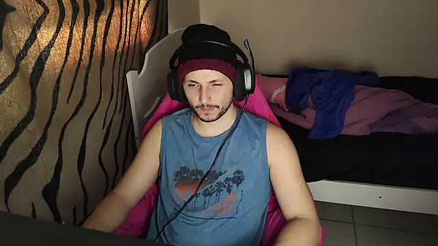 Snapshot of iurytx chatting on 03.05.25 iurytx online show from 03.05.25