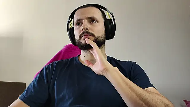 Snapshot of iurytx chatting on 09.29.25 iurytx online show from 09.29.25