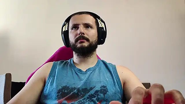 Snapshot of iurytx chatting on 10.23.25 iurytx online show from 10.23.25