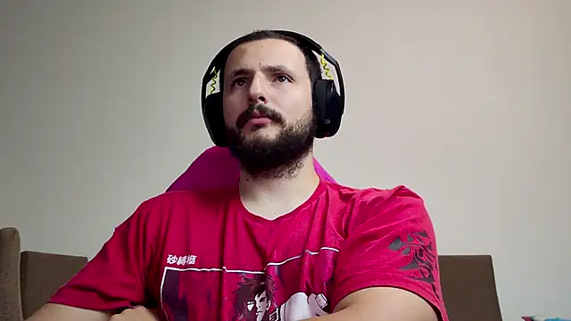 Snapshot of iurytx chatting on 11.02.25 iurytx online show from 11.02.25