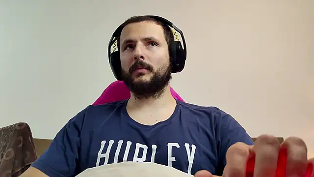 Snapshot of iurytx chatting on 11.04.25 iurytx online show from 11.04.25