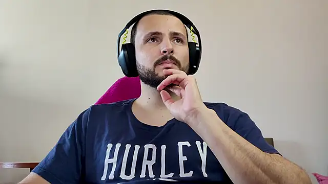 Snapshot of iurytx chatting on 11.14.25 iurytx online show from 11.14.25