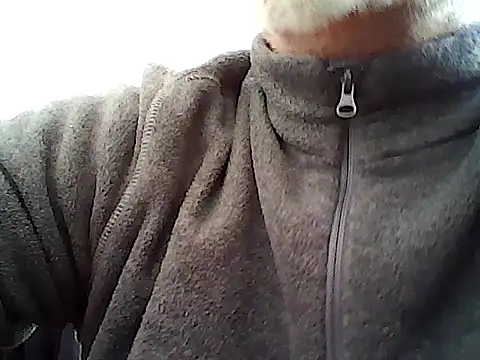 Snapshot of xcimeru chatting on 03.05.25 xcimeru online show from 03.05.25