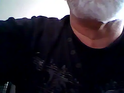 Snapshot of xcimeru chatting on 03.14.25 xcimeru online show from 03.14.25