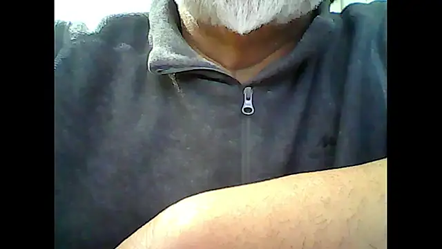 Snapshot of xcimeru chatting on 09.15.25 xcimeru online show from 09.15.25