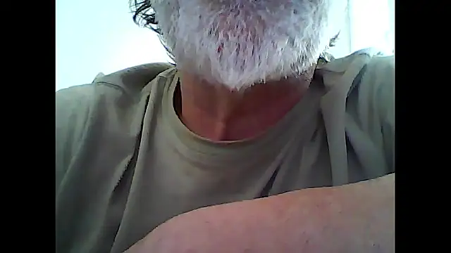 Snapshot of xcimeru chatting on 09.17.25 xcimeru online show from 09.17.25