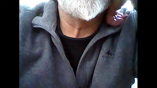 Snapshot of xcimeru chatting on 09.24.25 xcimeru online show from 09.24.25