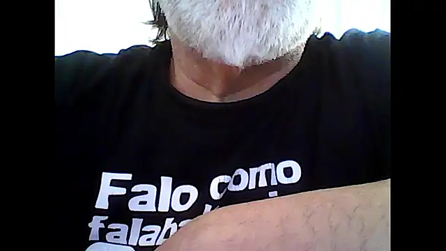 Snapshot of xcimeru chatting on 10.06.25 xcimeru online show from 10.06.25