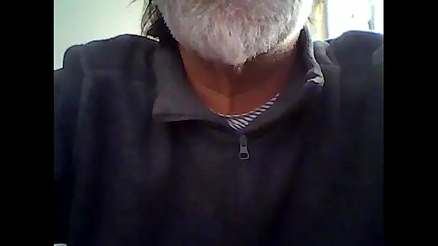 Snapshot of xcimeru chatting on 11.26.25 xcimeru online show from 11.26.25