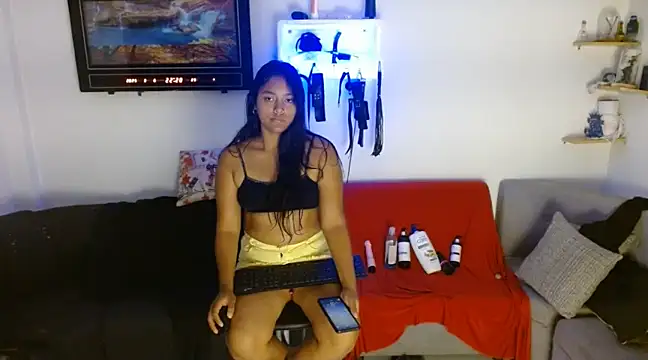 Chiara petterson online show from 03.07.25