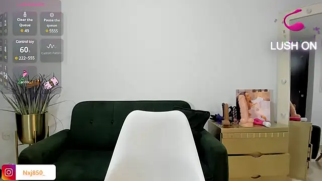 HOTBLACKANDWHITE2 online show from 02.05.25