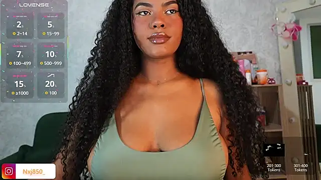 HOTBLACKANDWHITE2 online show from 02.01.26