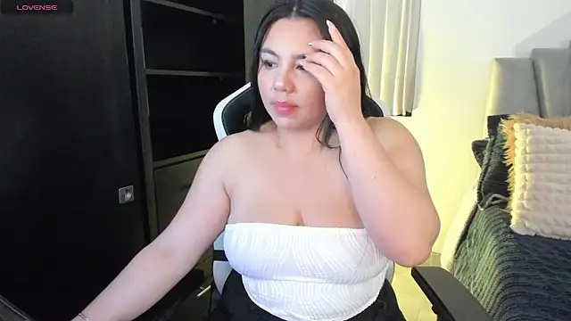 Snapshot of ambar-wells chatting on 02.07.25 ambar-wells online show from 02.07.25