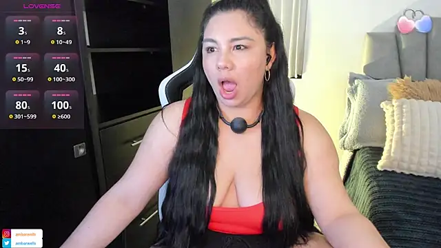 Snapshot of ambar-wells chatting on 02.10.25 ambar-wells online show from 02.10.25