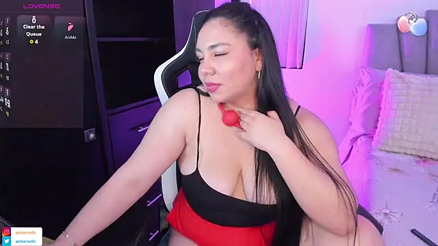 Snapshot of ambar-wells chatting on 03.02.25 ambar-wells online show from 03.02.25