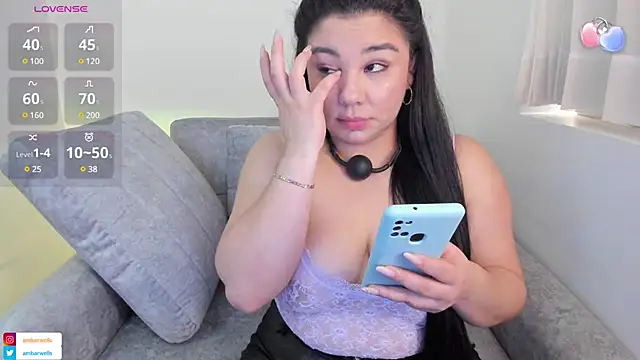 Snapshot of ambar-wells chatting on 03.11.25 ambar-wells online show from 03.11.25