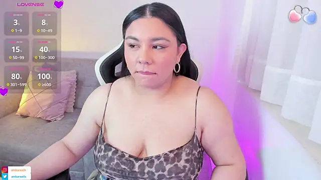 Snapshot of ambar-wells chatting on 09.23.25 ambar-wells online show from 09.23.25