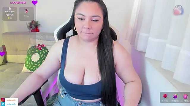 Snapshot of ambar-wells chatting on 12.04.25 ambar-wells online show from 12.04.25