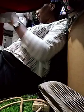 Hailey BaileyXYZ online show from 04.13.26