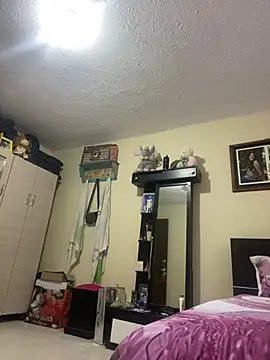 Vaiolet a online show from 12.12.24