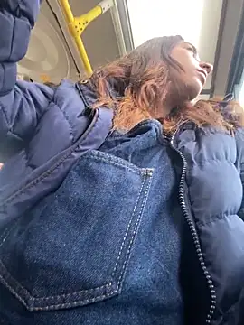 Vaiolet a online show from 12.17.24