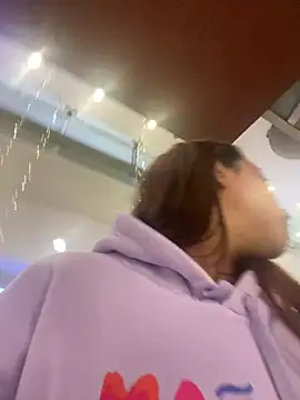 Vaiolet a online show from 12.26.24