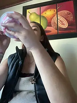 Vaiolet a online show from 01.22.25