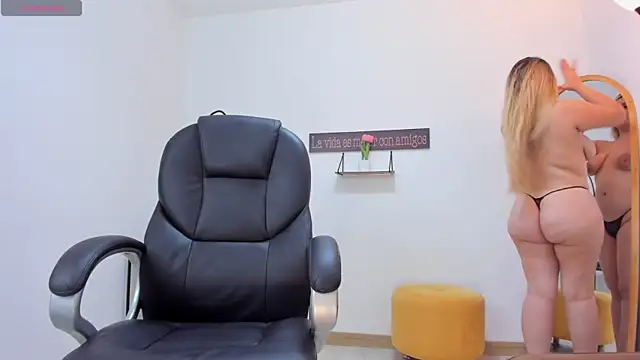 Snapshot of camiilaa1 chatting on 12.02.24 camiilaa1 online show from 12.02.24