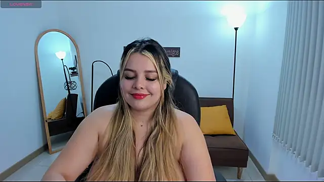 Snapshot of camiilaa1 chatting on 01.19.25 camiilaa1 online show from 01.19.25