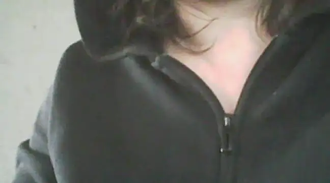 Snapshot of deluxpussy chatting on 02.04.25 deluxpussy online show from 02.04.25