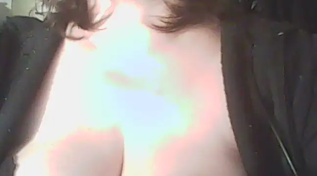 Snapshot of deluxpussy chatting on 02.23.25 deluxpussy online show from 02.23.25
