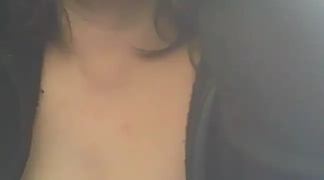 Snapshot of deluxpussy chatting on 03.04.25 deluxpussy online show from 03.04.25