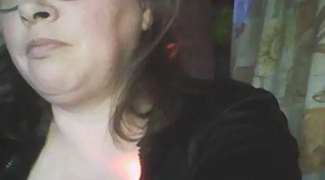 Snapshot of deluxpussy chatting on 03.21.25 deluxpussy online show from 03.21.25