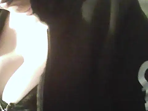 Snapshot of deluxpussy chatting on 09.17.25 deluxpussy online show from 09.17.25